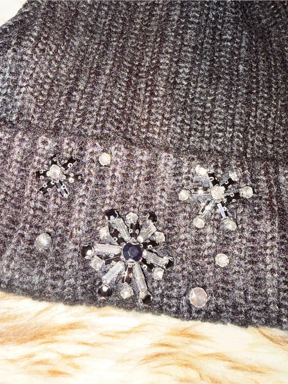 beanie - Picture 5 of 7